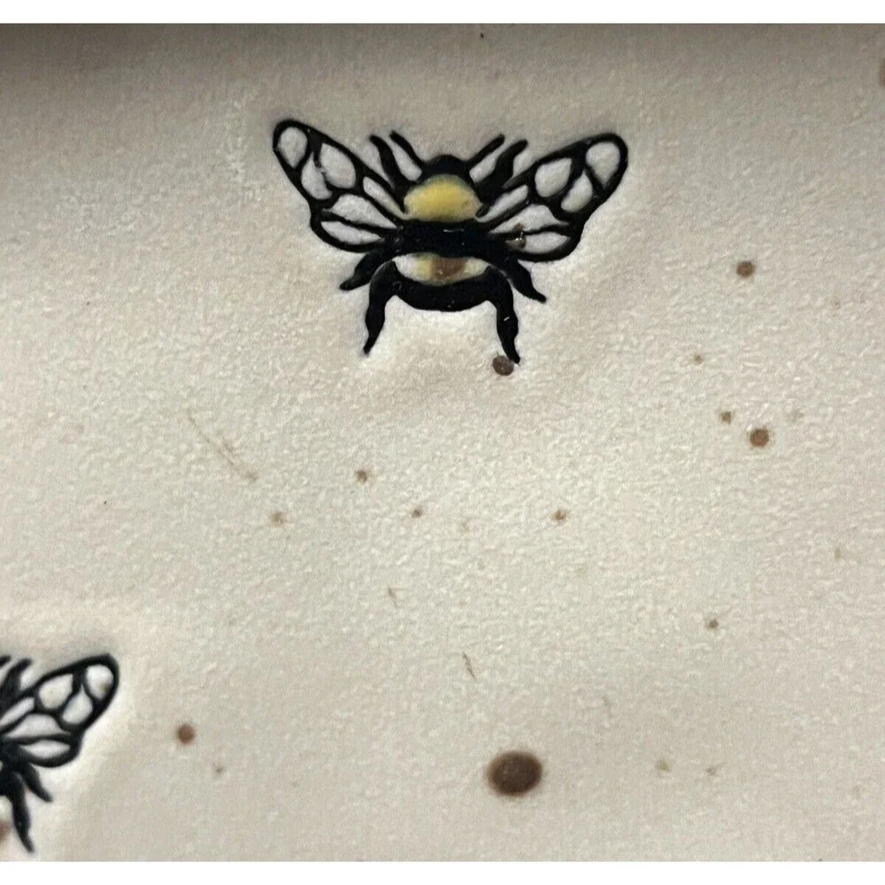 Spectrum Designz 4 Bee  Salad Plates